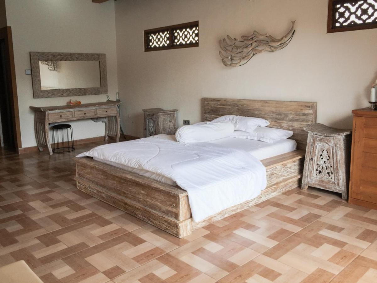 Escotel Villa Marga Табанан Экстерьер фото